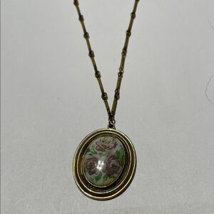 Vintage Floral Porcelain Oval Pendant Necklace - Gold Tone